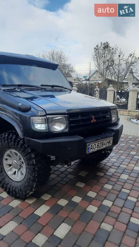 Внедорожник / Кроссовер Mitsubishi Pajero 1998 в Тячеве