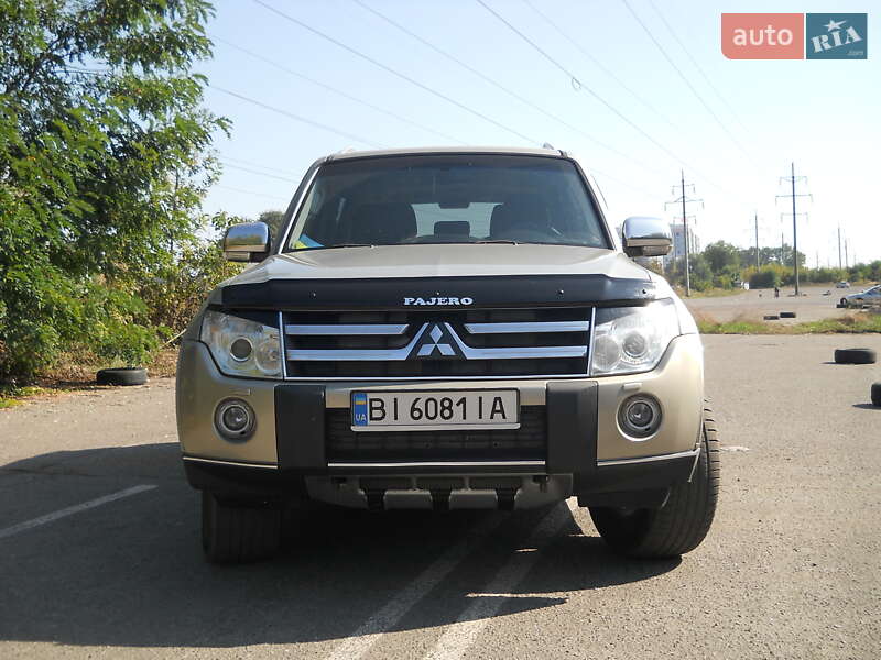 Внедорожник / Кроссовер Mitsubishi Pajero 2008 в Полтаве