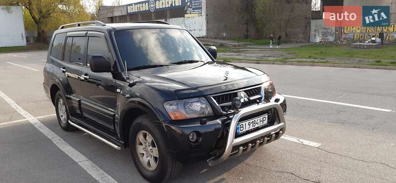 Внедорожник / Кроссовер Mitsubishi Pajero 2005 в Полтаве