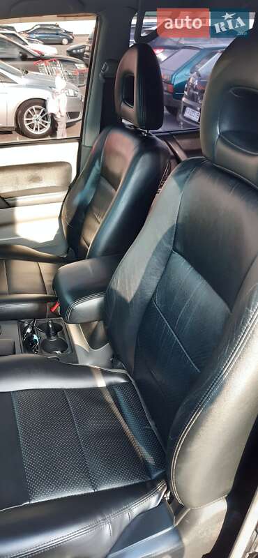Внедорожник / Кроссовер Mitsubishi Pajero 2005 в Полтаве