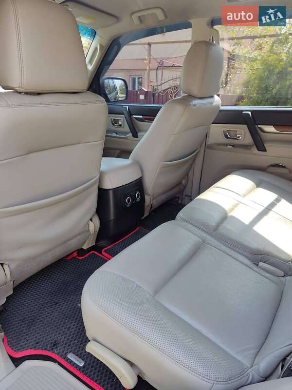 Позашляховик / Кросовер Mitsubishi Pajero 2007 в Апостоловому
