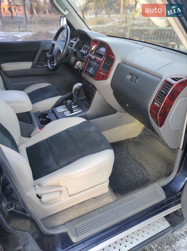 Внедорожник / Кроссовер Mitsubishi Pajero 2003 в Харькове