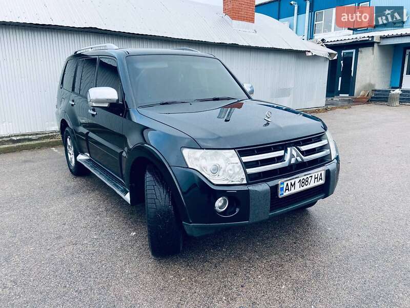 Внедорожник / Кроссовер Mitsubishi Pajero 2008 в Бердичеве фото 7 Внедорожник / Кроссовер Mitsubishi Pajero 2008 в Бердичеве