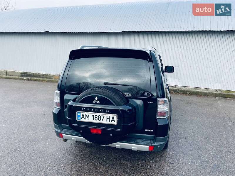 Внедорожник / Кроссовер Mitsubishi Pajero 2008 в Бердичеве фото 13 Внедорожник / Кроссовер Mitsubishi Pajero 2008 в Бердичеве