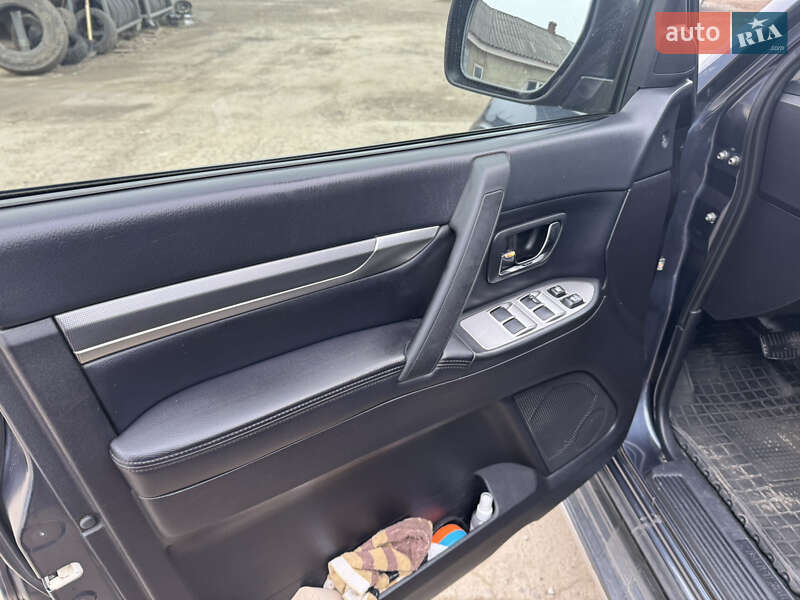 Позашляховик / Кросовер Mitsubishi Pajero 2010 в Балті