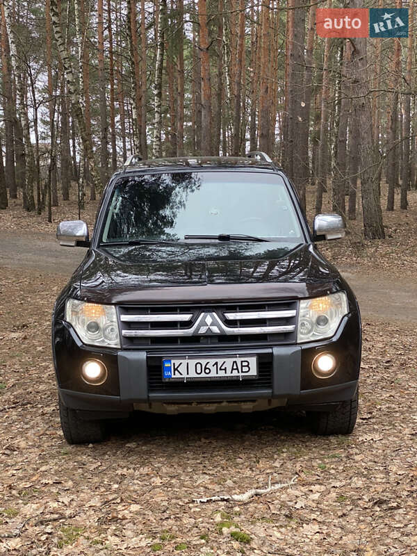 Позашляховик / Кросовер Mitsubishi Pajero 2007 в Києві