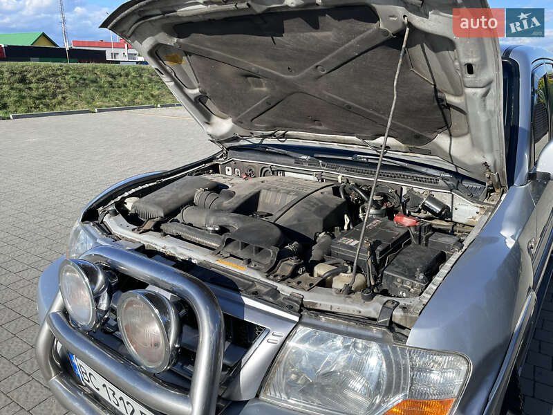 Позашляховик / Кросовер Mitsubishi Pajero 2004 в Стрию фото 6 Позашляховик / Кросовер Mitsubishi Pajero 2004 в Стрию