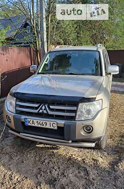 Позашляховик / Кросовер Mitsubishi Pajero 2008 в Києві