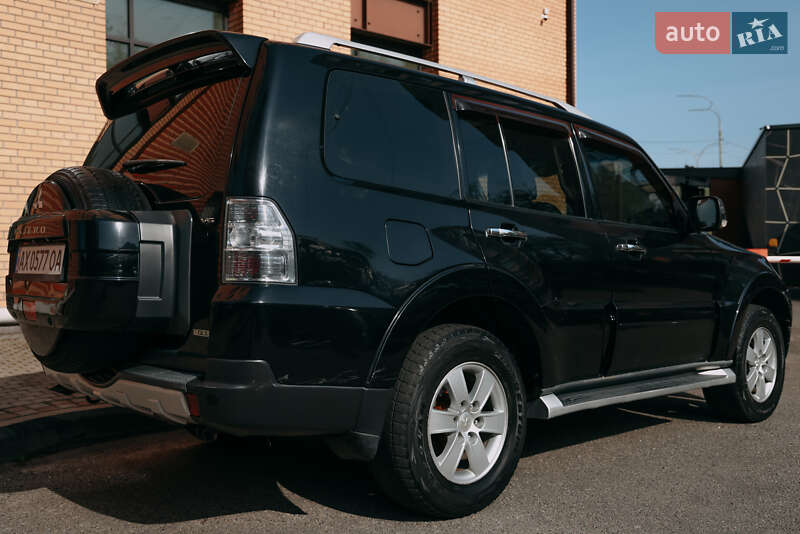 Внедорожник / Кроссовер Mitsubishi Pajero 2008 в Киеве