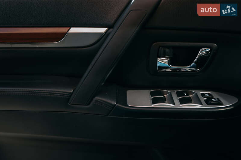 Внедорожник / Кроссовер Mitsubishi Pajero 2008 в Киеве