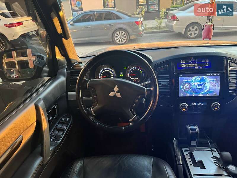 Внедорожник / Кроссовер Mitsubishi Pajero 2008 в Броварах