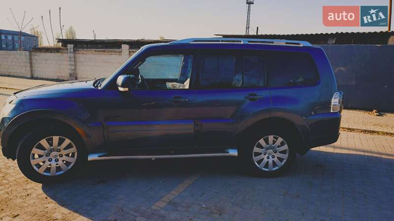 Внедорожник / Кроссовер Mitsubishi Pajero 2008 в Никополе
