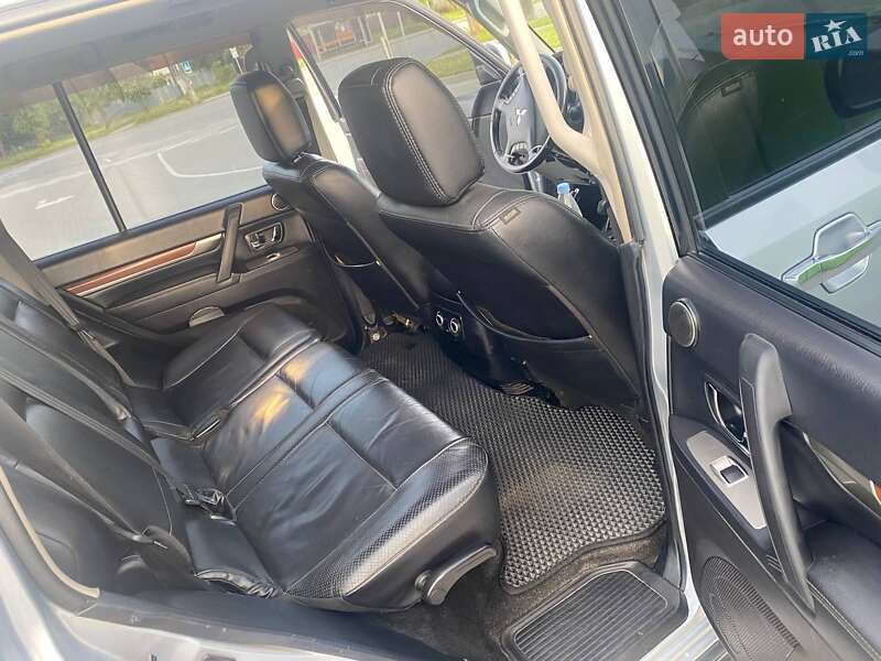 Позашляховик / Кросовер Mitsubishi Pajero 2008 в Шепетівці