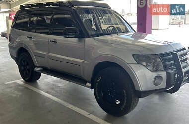 Внедорожник / Кроссовер Mitsubishi Pajero 2007 в Киеве