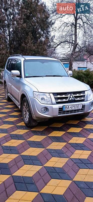 Mitsubishi Pajero 2011