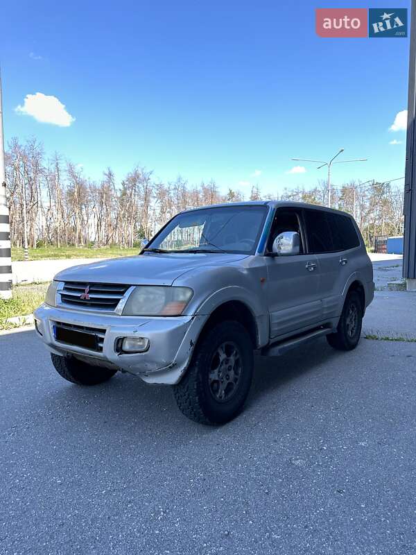 Mitsubishi Pajero 2002