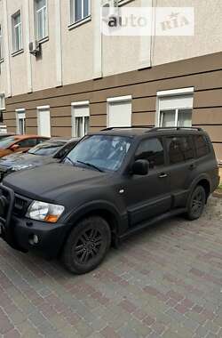 Внедорожник / Кроссовер Mitsubishi Pajero 2006 в Киеве