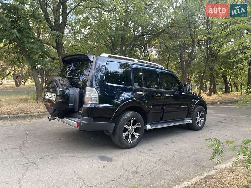 Внедорожник / Кроссовер Mitsubishi Pajero 2007 в Николаеве