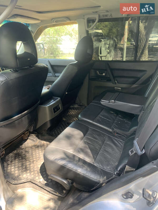 Внедорожник / Кроссовер Mitsubishi Pajero 2006 в Киеве