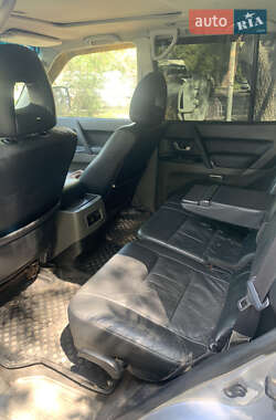 Внедорожник / Кроссовер Mitsubishi Pajero 2006 в 