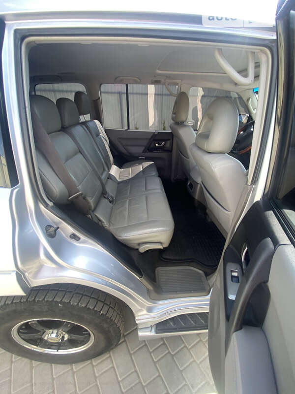 Внедорожник / Кроссовер Mitsubishi Pajero 2005 в Каменец-Подольском