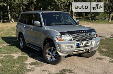 Внедорожник / Кроссовер Mitsubishi Pajero 2001 в Киеве