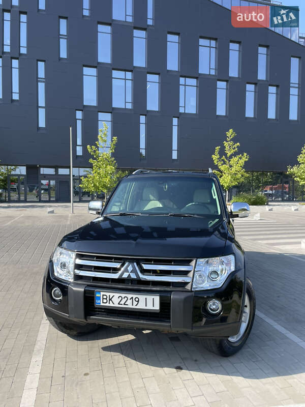 Внедорожник / Кроссовер Mitsubishi Pajero 2007 в Вараше