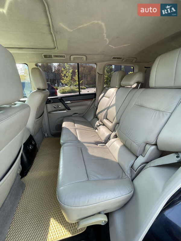 Внедорожник / Кроссовер Mitsubishi Pajero 2007 в Вараше