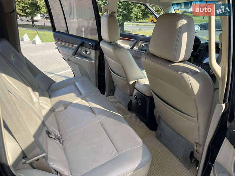 Внедорожник / Кроссовер Mitsubishi Pajero 2007 в Вараше