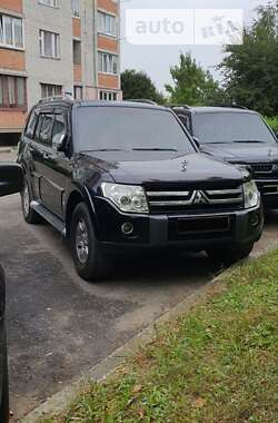 Внедорожник / Кроссовер Mitsubishi Pajero 2007 в Хмельницком