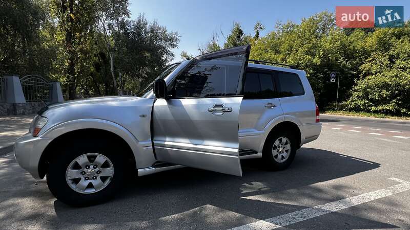 Универсал Mitsubishi Pajero 2005 в Днепре