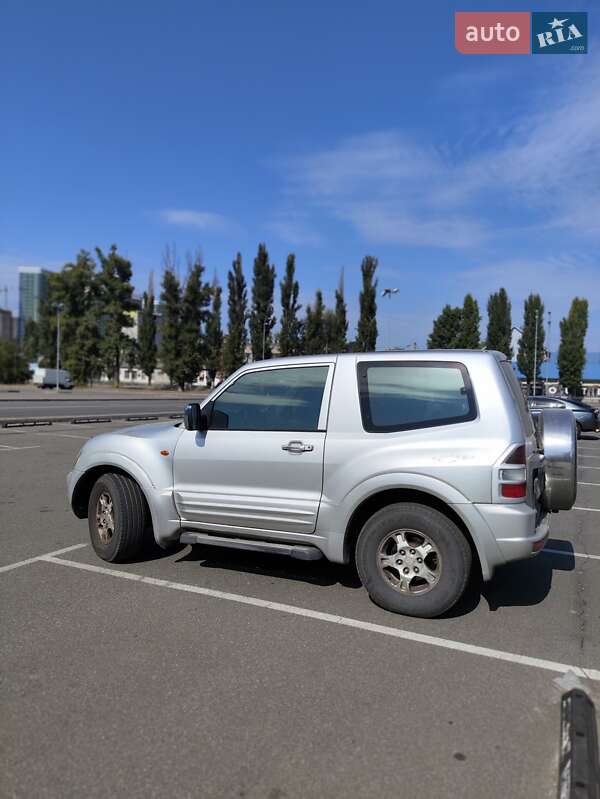 Внедорожник / Кроссовер Mitsubishi Pajero 2000 в Киеве
