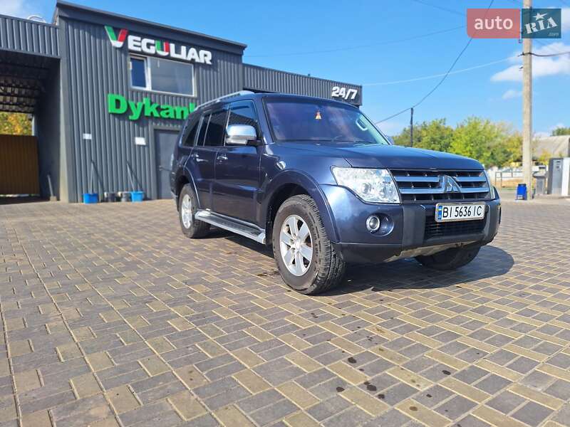 Внедорожник / Кроссовер Mitsubishi Pajero 2007 в Диканьке