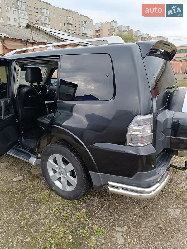 Mitsubishi Pajero 2008 VIN JMBLYV98W8J500282 фото оголошення 16 з 52