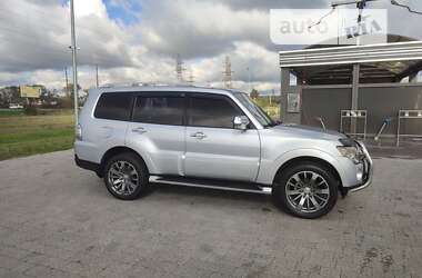 Позашляховик / Кросовер Mitsubishi Pajero 2007 в Ужгороді