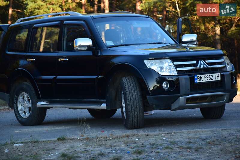 Внедорожник / Кроссовер Mitsubishi Pajero 2007 в Рокитном