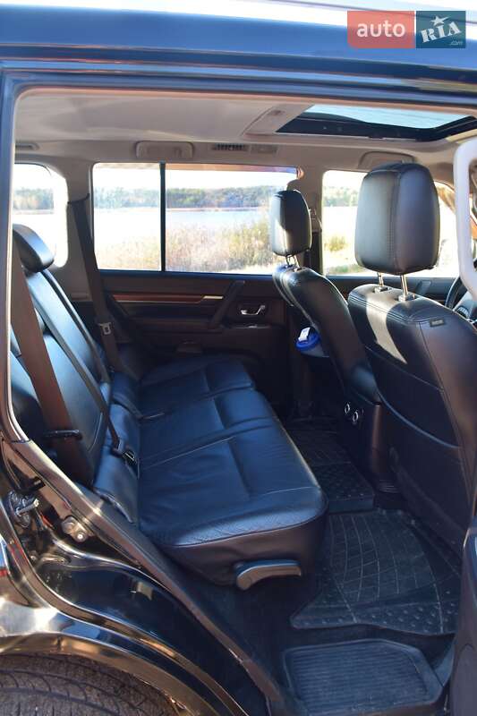 Внедорожник / Кроссовер Mitsubishi Pajero 2007 в Рокитном