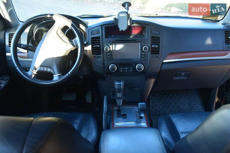 Внедорожник / Кроссовер Mitsubishi Pajero 2007 в Рокитном