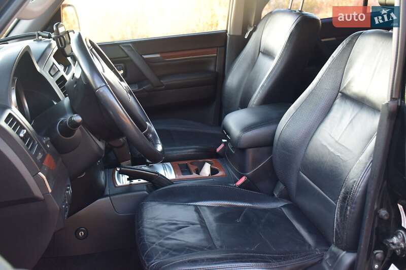 Внедорожник / Кроссовер Mitsubishi Pajero 2007 в Рокитном