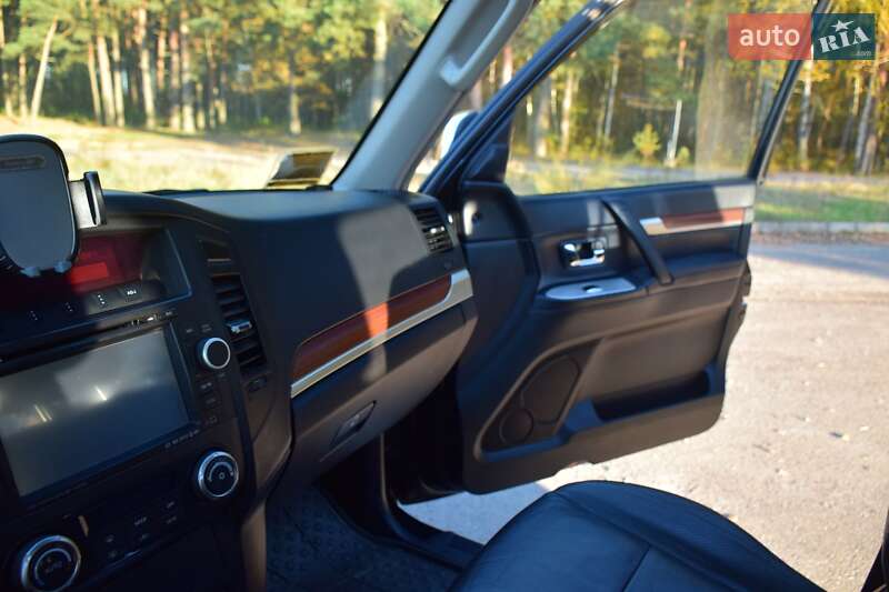 Внедорожник / Кроссовер Mitsubishi Pajero 2007 в Рокитном