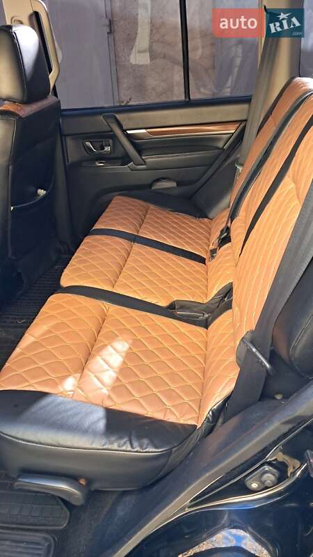 Внедорожник / Кроссовер Mitsubishi Pajero 2007 в Ирпене