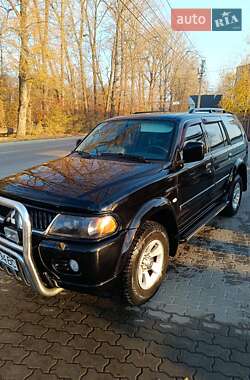 Внедорожник / Кроссовер Mitsubishi Pajero 2006 в Черновцах