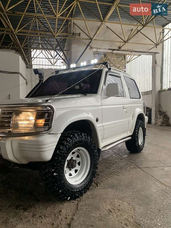 Внедорожник / Кроссовер Mitsubishi Pajero 1991 в Кролевце