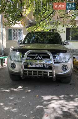 Внедорожник / Кроссовер Mitsubishi Pajero 2012 в 