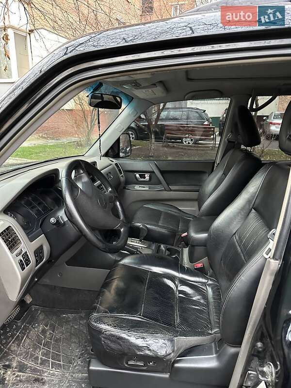 Внедорожник / Кроссовер Mitsubishi Pajero 2004 в Хмельницком
