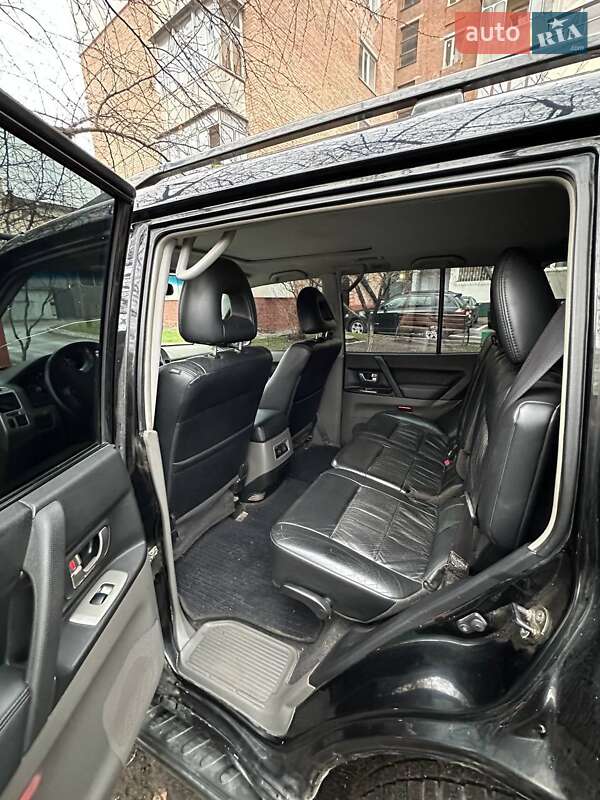 Внедорожник / Кроссовер Mitsubishi Pajero 2004 в Хмельницком