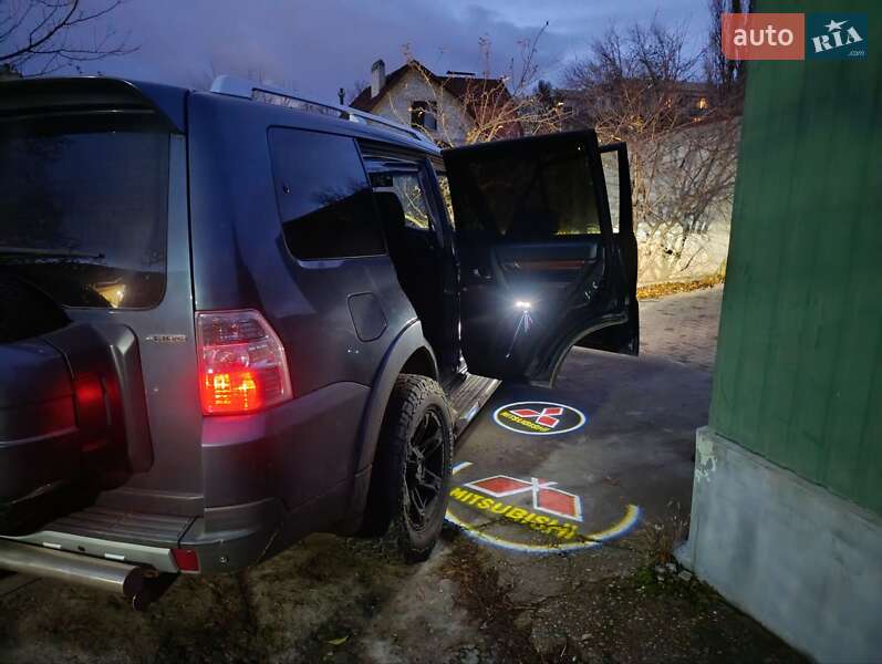 Внедорожник / Кроссовер Mitsubishi Pajero 2007 в Рени