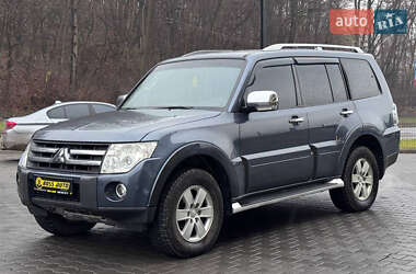 Позашляховик / Кросовер Mitsubishi Pajero 2007 в Чернівцях