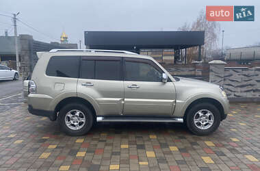 Позашляховик / Кросовер Mitsubishi Pajero 2007 в Ужгороді