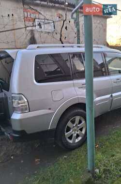 Внедорожник / Кроссовер Mitsubishi Pajero 2008 в 